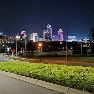Apartment 4, Sleep 5, Walk To Attractions In Uptown, Charlotte